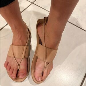 Dolce Vita Sandal in Peach